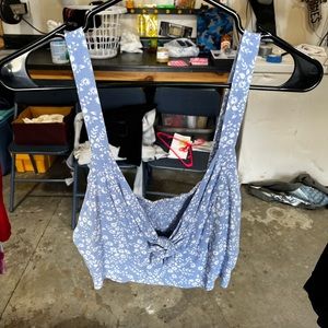 Tie front floral crop tank top